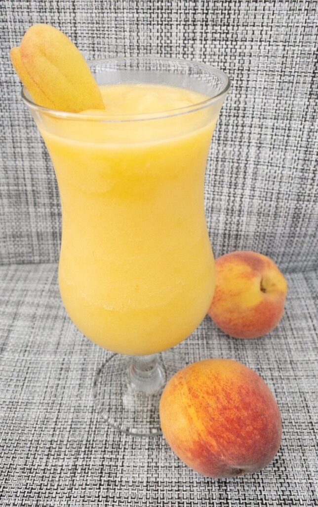 frozen peach daiquiri
