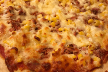 tuna and sweetcorn pizza